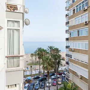 Mp2-bright Beachfront Studio Walk To Old Town Apartamento